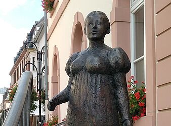 csm Statue Tassotti Luise 2 7aea8f700b