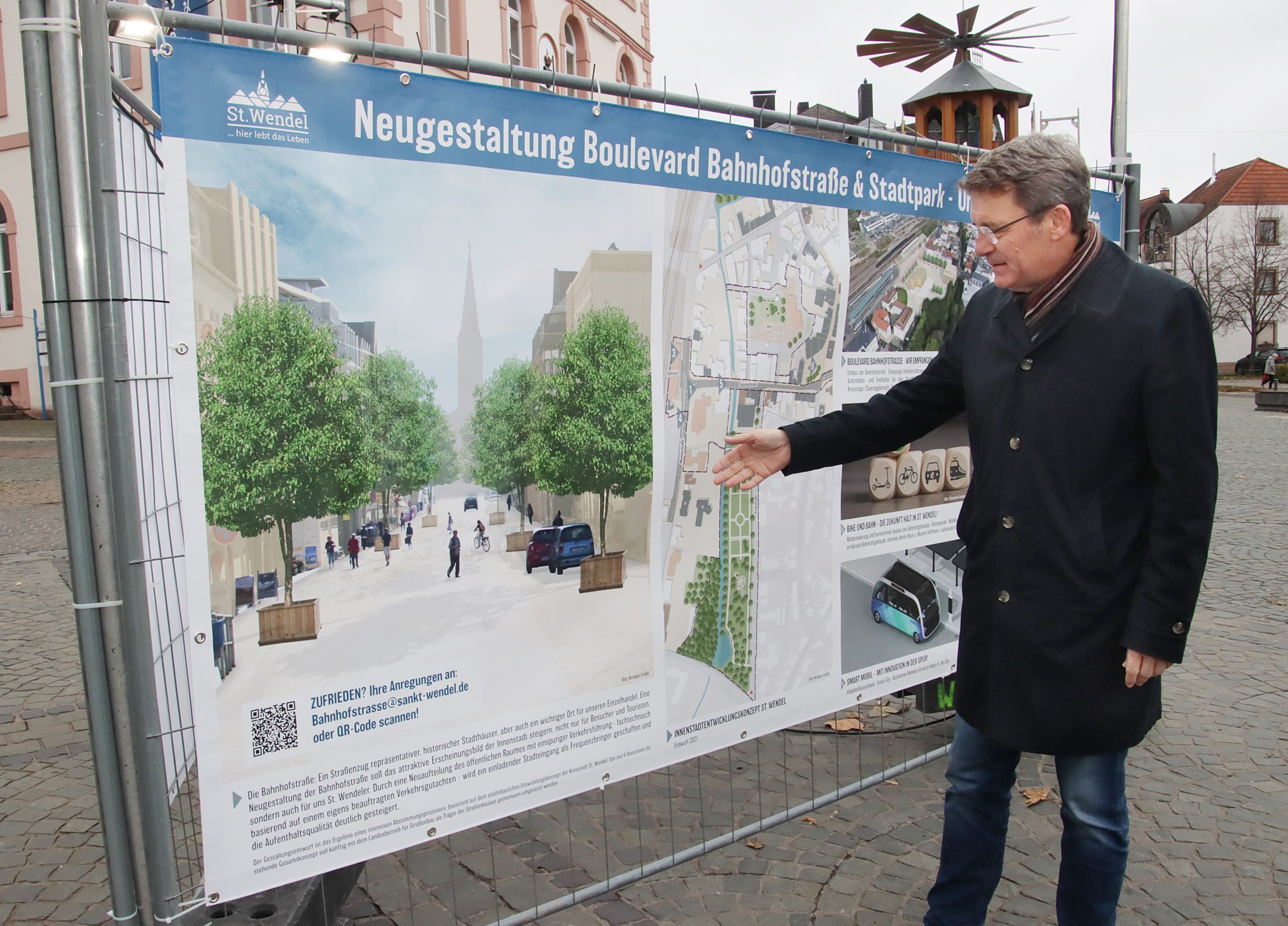 St. Wendels Bürgermeister Peter Klär bei der Vorstellung der Pläne zur Umgestaltung der Bahnhofstraße und des Bahnhofsumfeldes